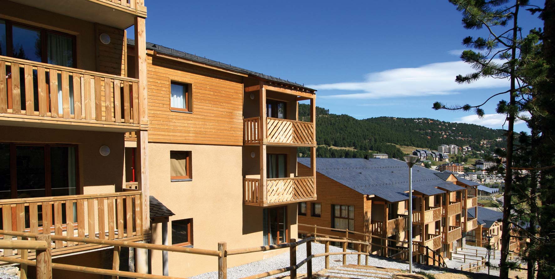 LES ANGLES PRAT DE LIS LAGRANGE VACANCES