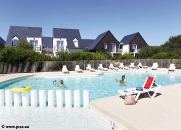 SAINT POL DE LEON RESIDENCE LES ROCHES