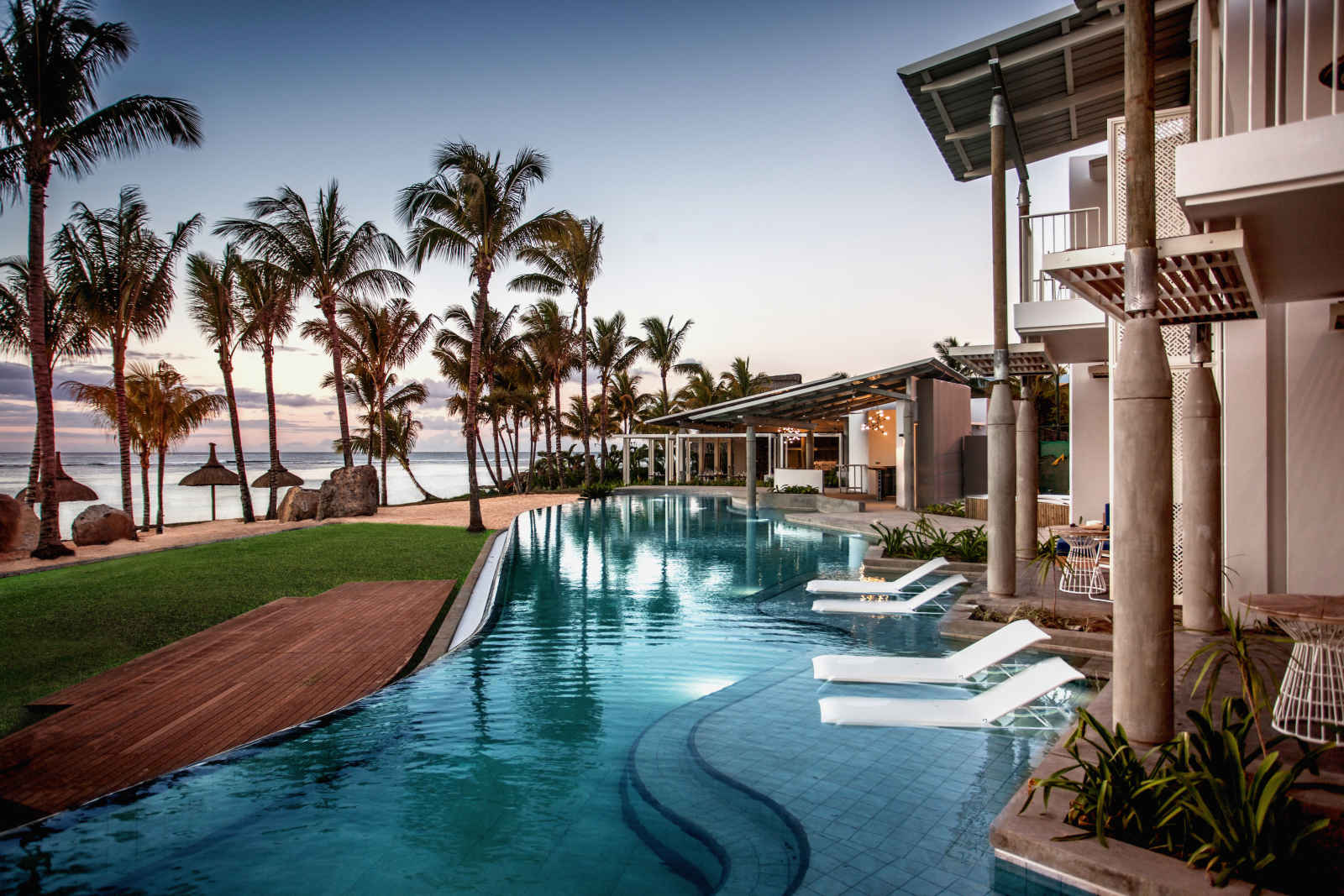 Victoria Beachcomber Resort & Spa