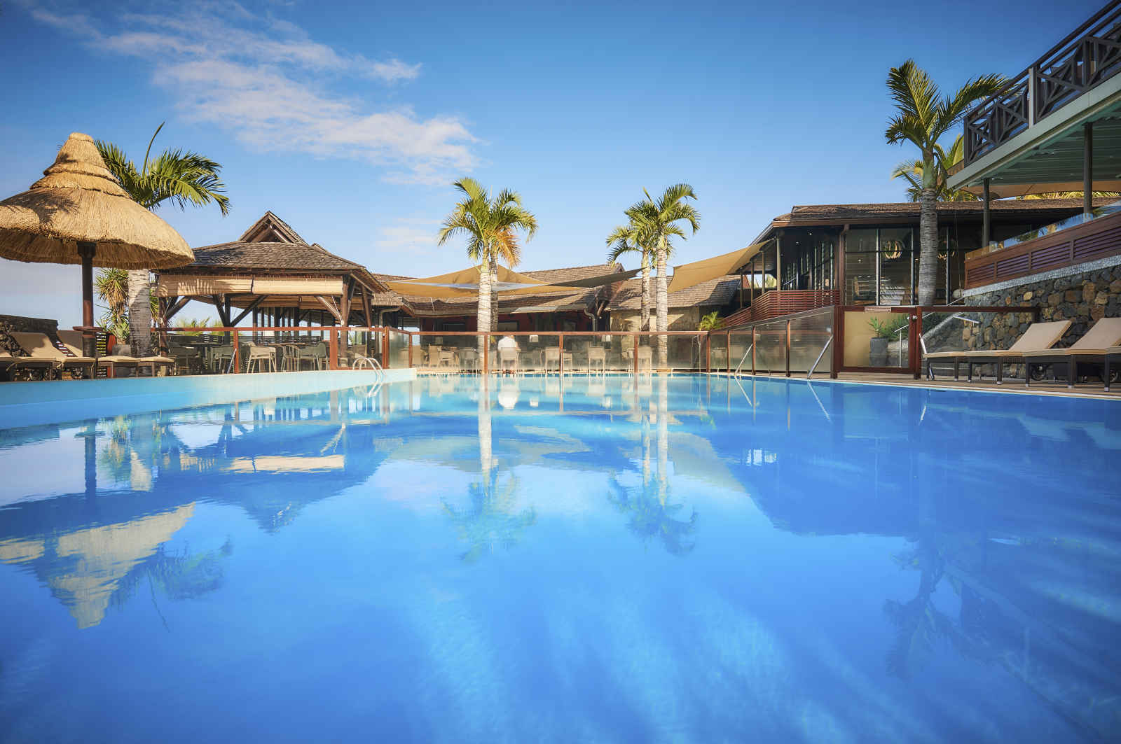 Iloha Seaview Hotel