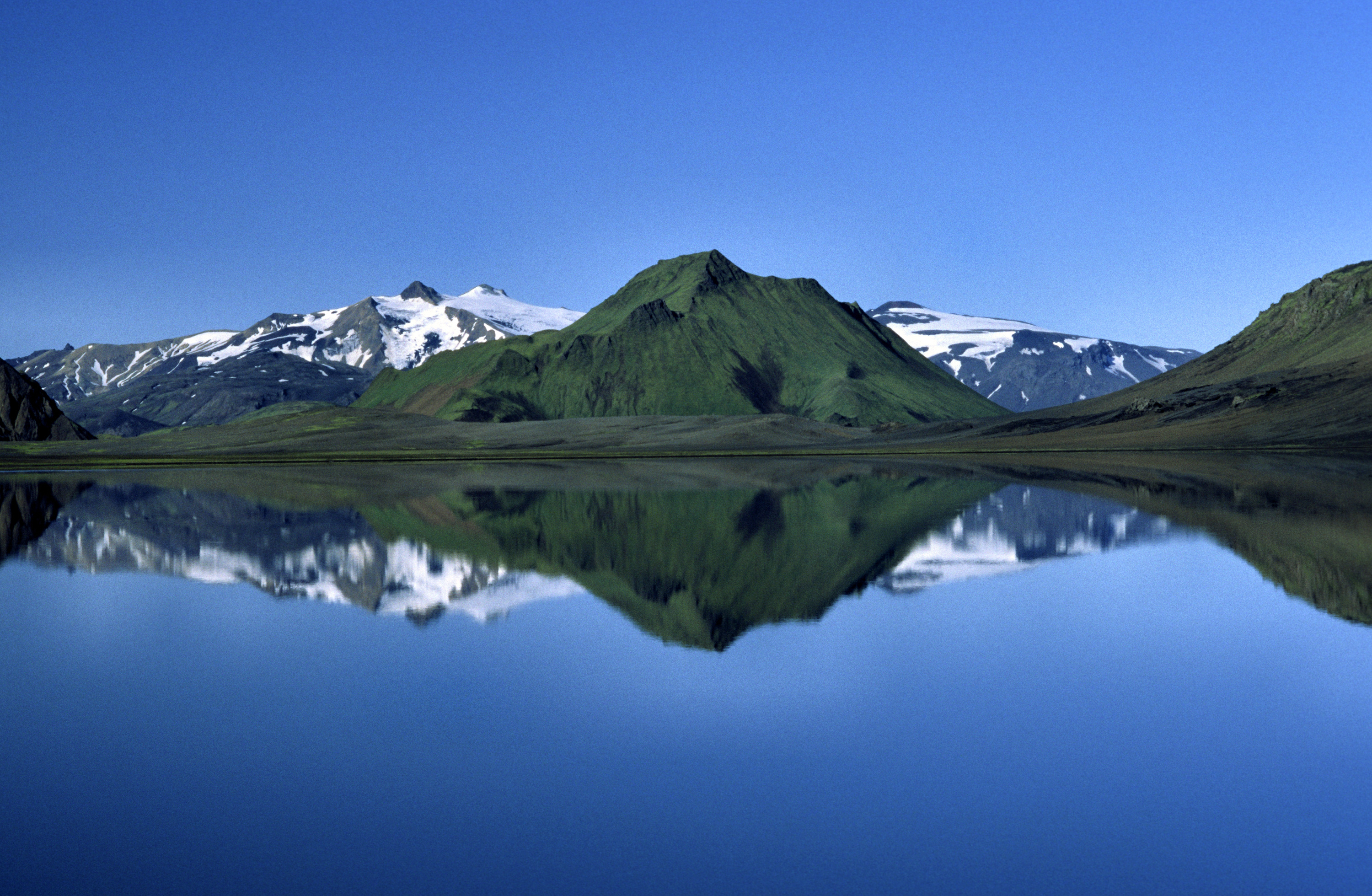 SUR LA ROUTE : ISLANDE