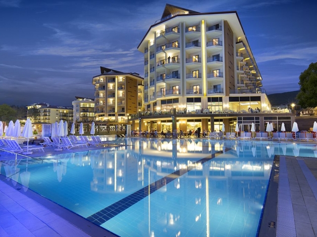 Ramada Resort Kusadasi & Golf 5*