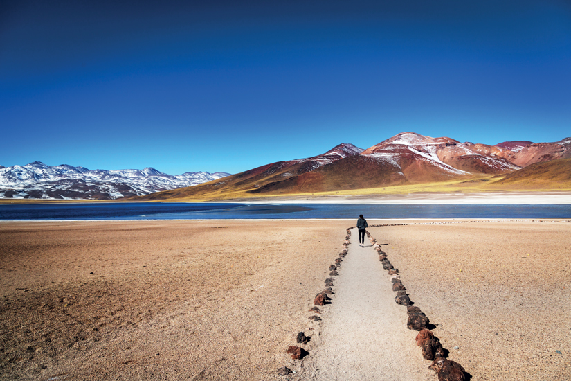 (Image)-image-Chili-desert-atacama-tourisme-appreciant-magnifique-paysage-heure-hiver-93-as_110047527.jpg