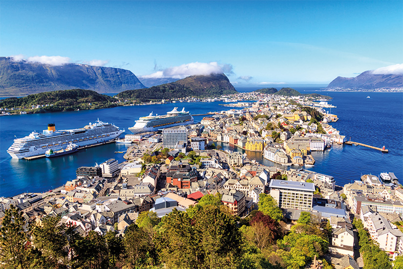 (Image)-image-1-Alesund-Norvege-10-fo_115191796.jpg