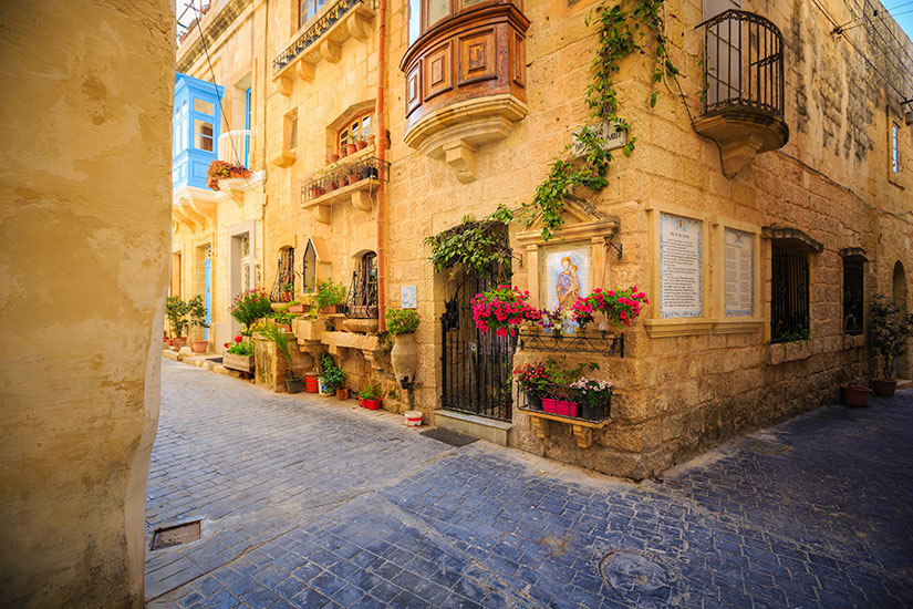 (Image) image Malte Mdina Ruelle romantique it