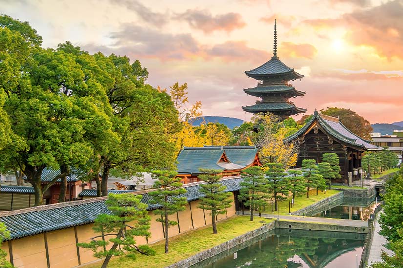 (Image)-image-Japon-Kyoto-Temple-Toji-et-pagode-en-bois-as_372425674.jpg