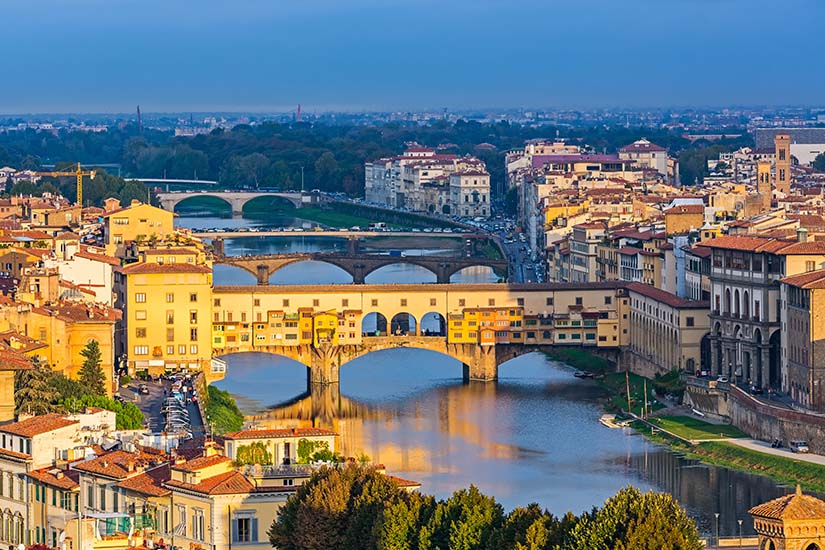 (Image)-image-Italie-Florence-Ponte-Vecchio-au-dessus-du-fleuve-Arno-as_105368723.jpg