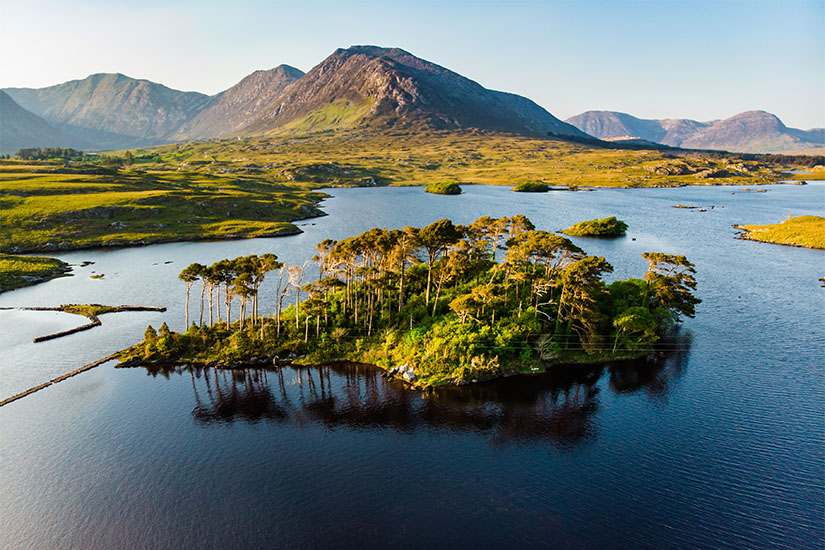 (Image) image Irlande Connemara Lac Derryclare Lough et Pines Island as_281864725