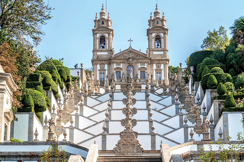 (Image)-image-Portugal-Braga-escaliers-du-sanctuaire-Bon-Jesus-du-Mont-as_314385478.jpg
