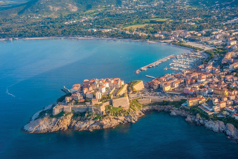 (Image)-image-France-corse-calvi-vol-au-dessus-70-fo_108939732.jpg