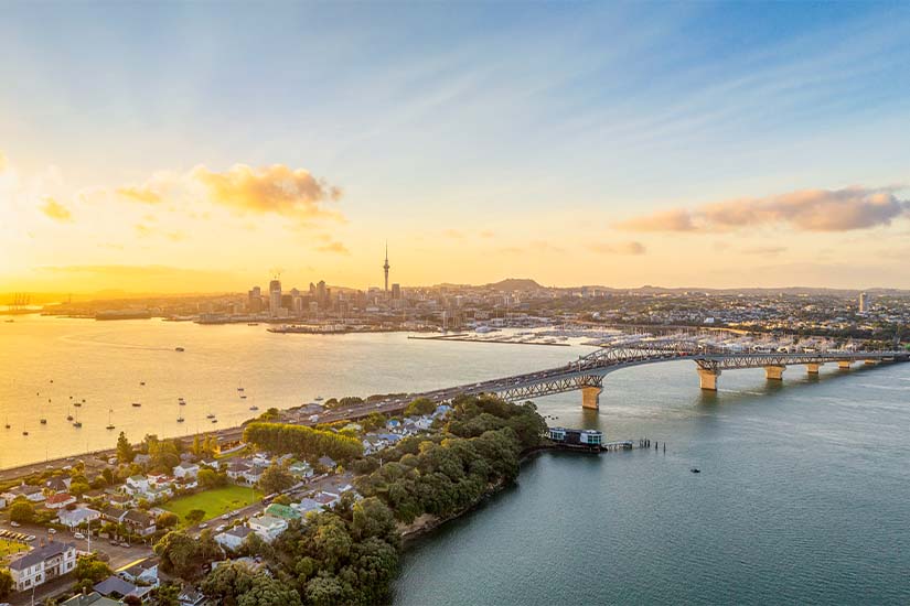 (Image)-image-Nouvelle-Zelande-Auckland-au-lever-du-soleil-is_1137079196.jpg