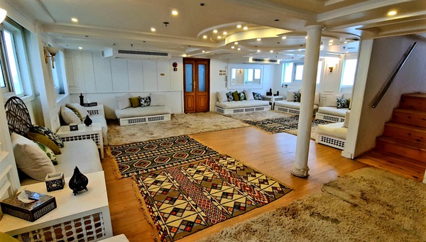  - Photo