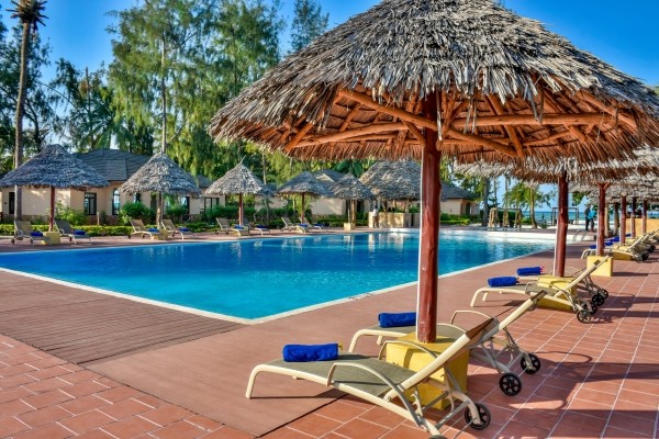 Combiné circuit et hôtel Framissima Paje Palms Beach Resort 4* avec 1 nuit au Parc de Selous ****