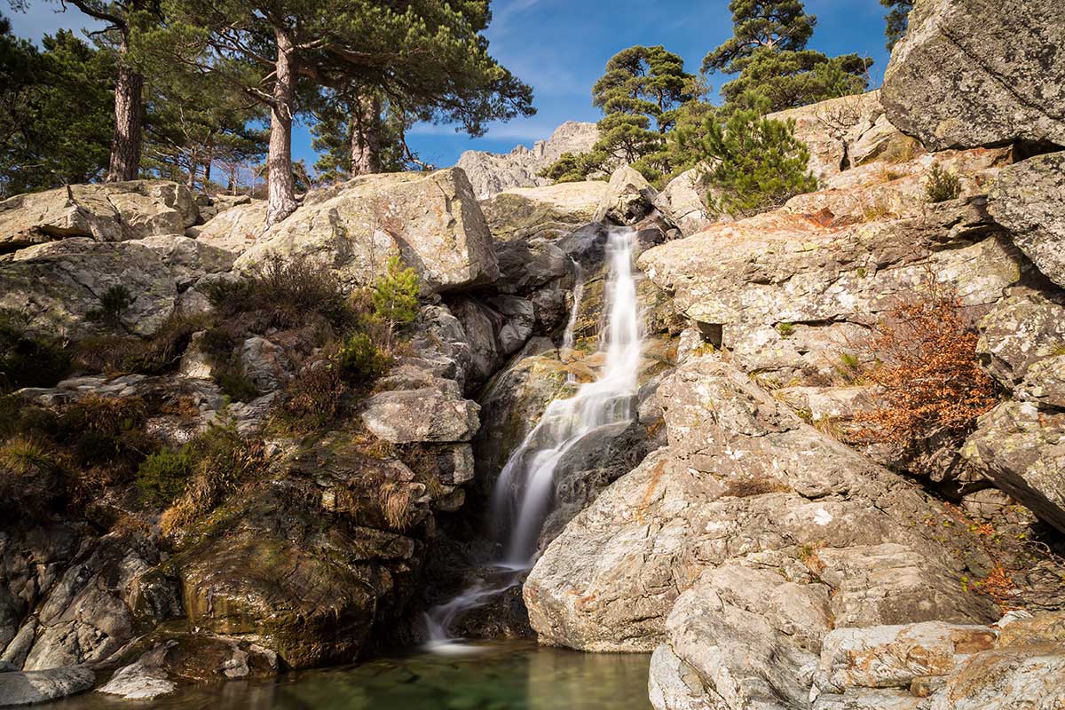 Création de cascades et chutes d'eau dans votre jardin à Ajaccio